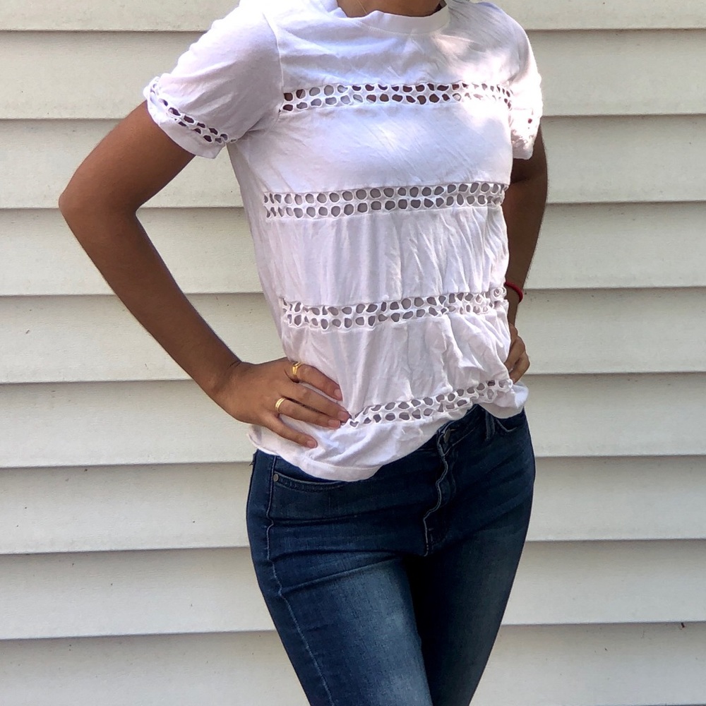 Modern Twist on  White TShirt - Banana Republic XS